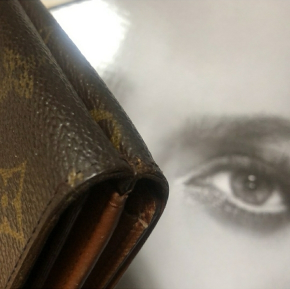 Louis Vuitton Bifold Wallet - Picture 10 of 14